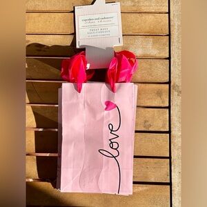 Cupcakes and cashmere Valentine’s gift bag set of 13